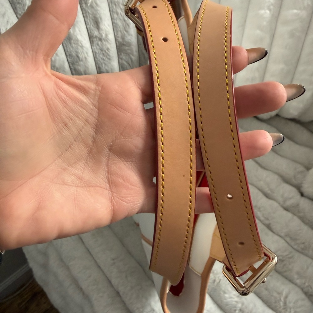 Dooney & Bourke Cream and Tan Tote - Picture 7 of 9